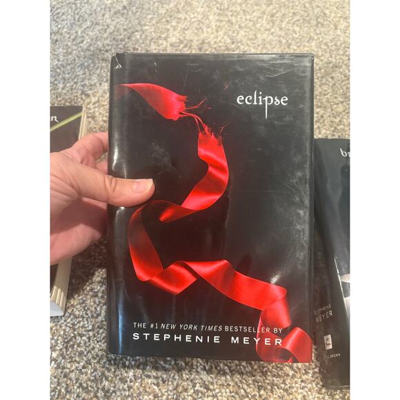 Twilight New Moon Paperback Eclipse & Breaking Dawn Hard Cover 3 books novels - Picture 6 of 7
